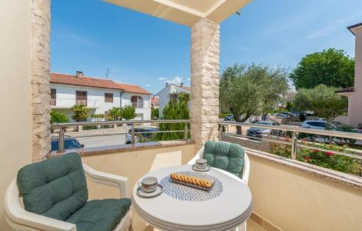 Apartmani Lorena Porec Exterior photo